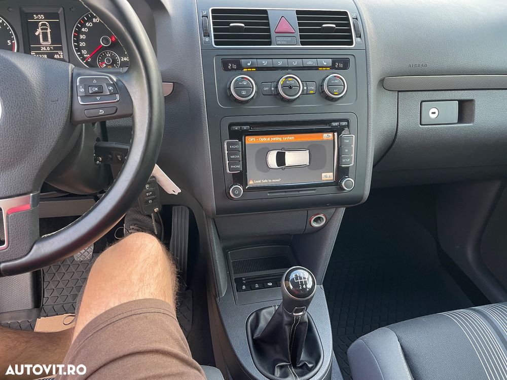 Volkswagen Touran - 26