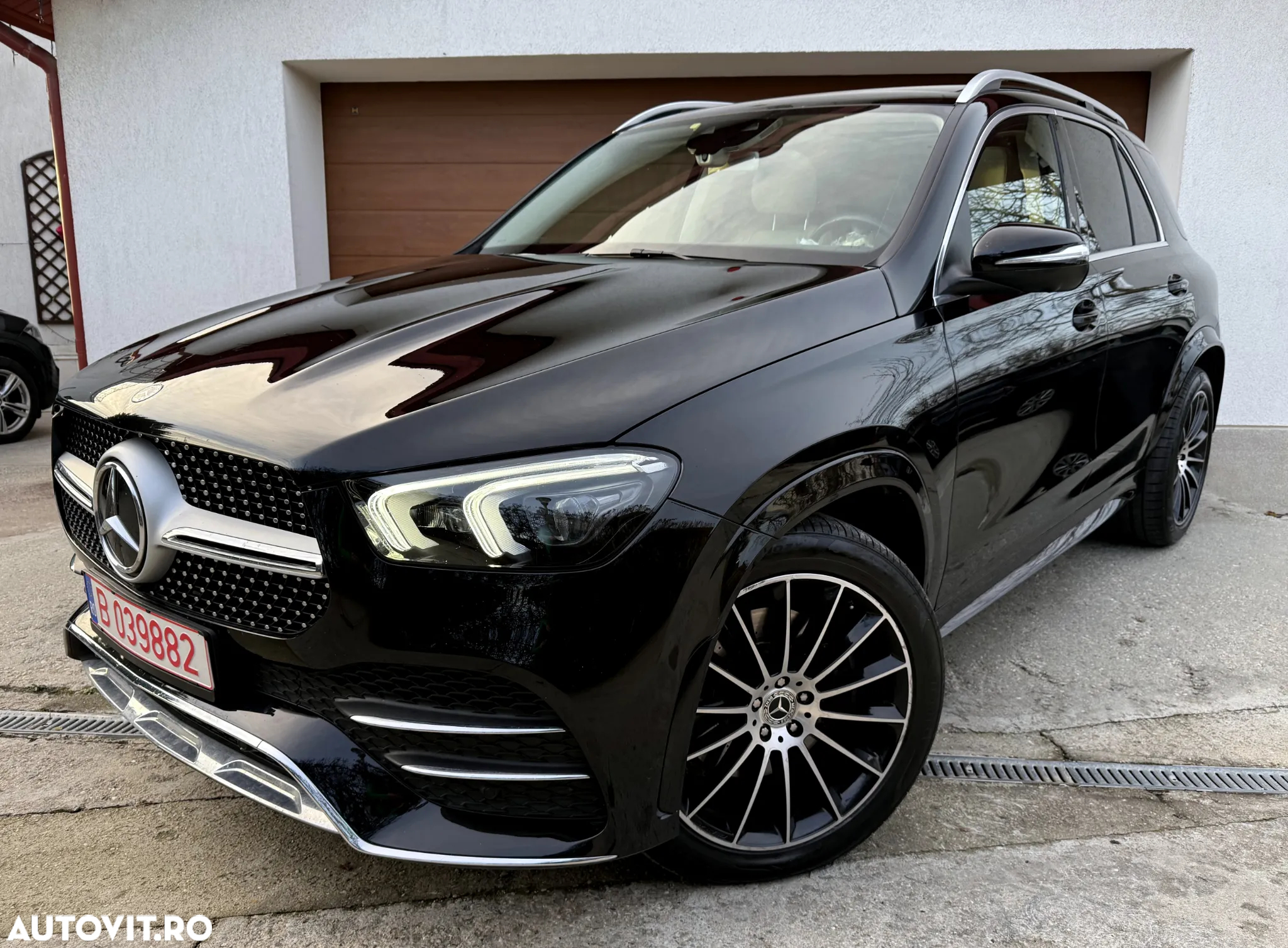 Mercedes-Benz GLE 300 d 4Matic 9G-TRONIC AMG Line - 4