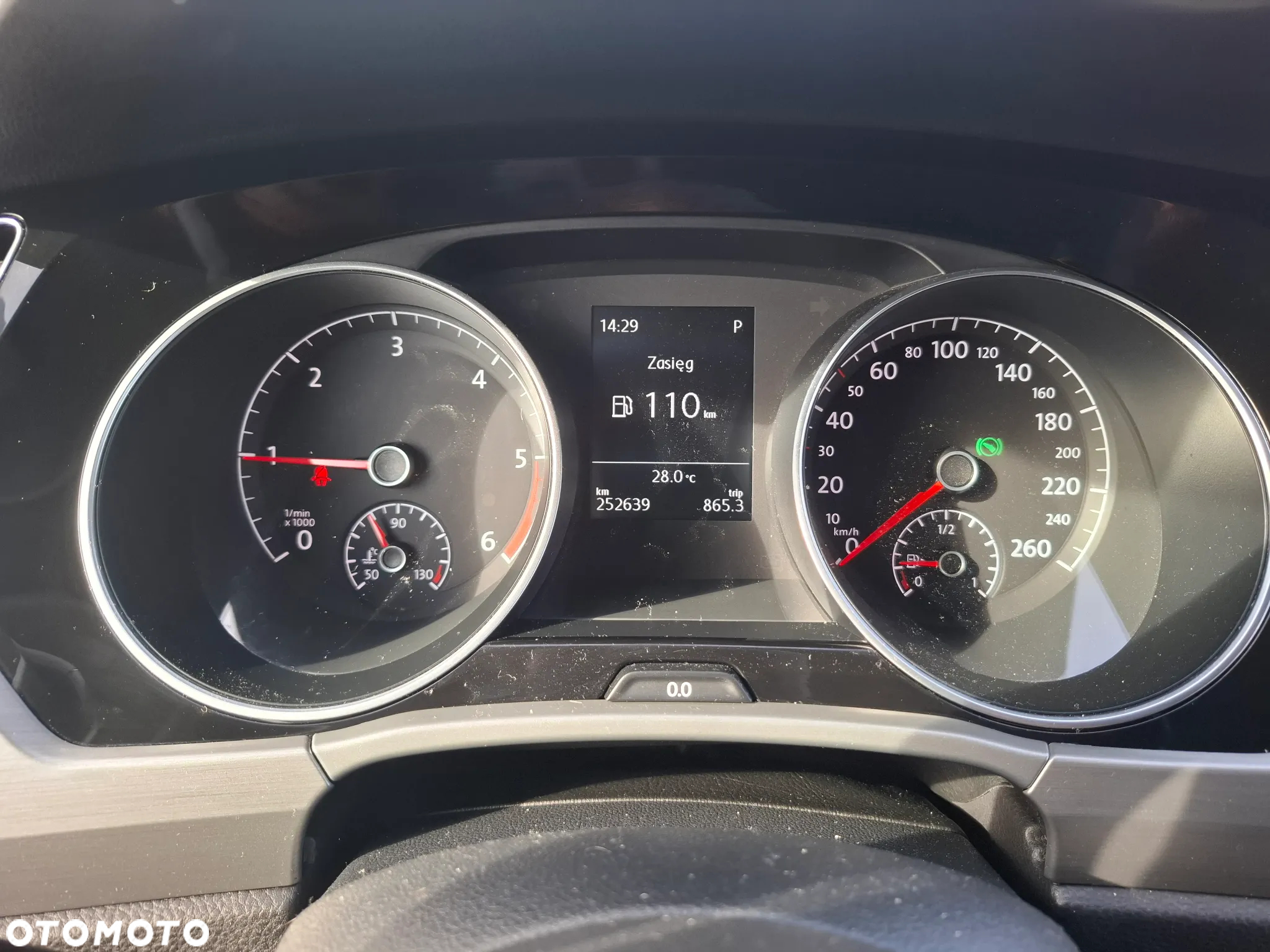 Volkswagen Touran 2.0 TDI BMT Comfortline DSG - 23