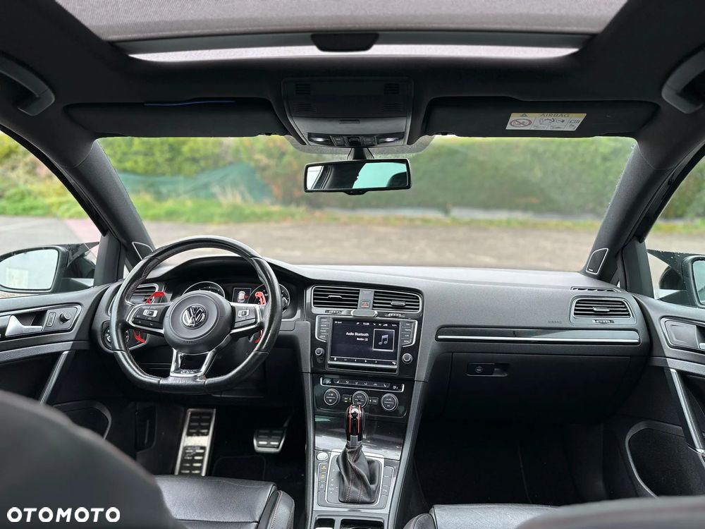 Volkswagen Golf - 31