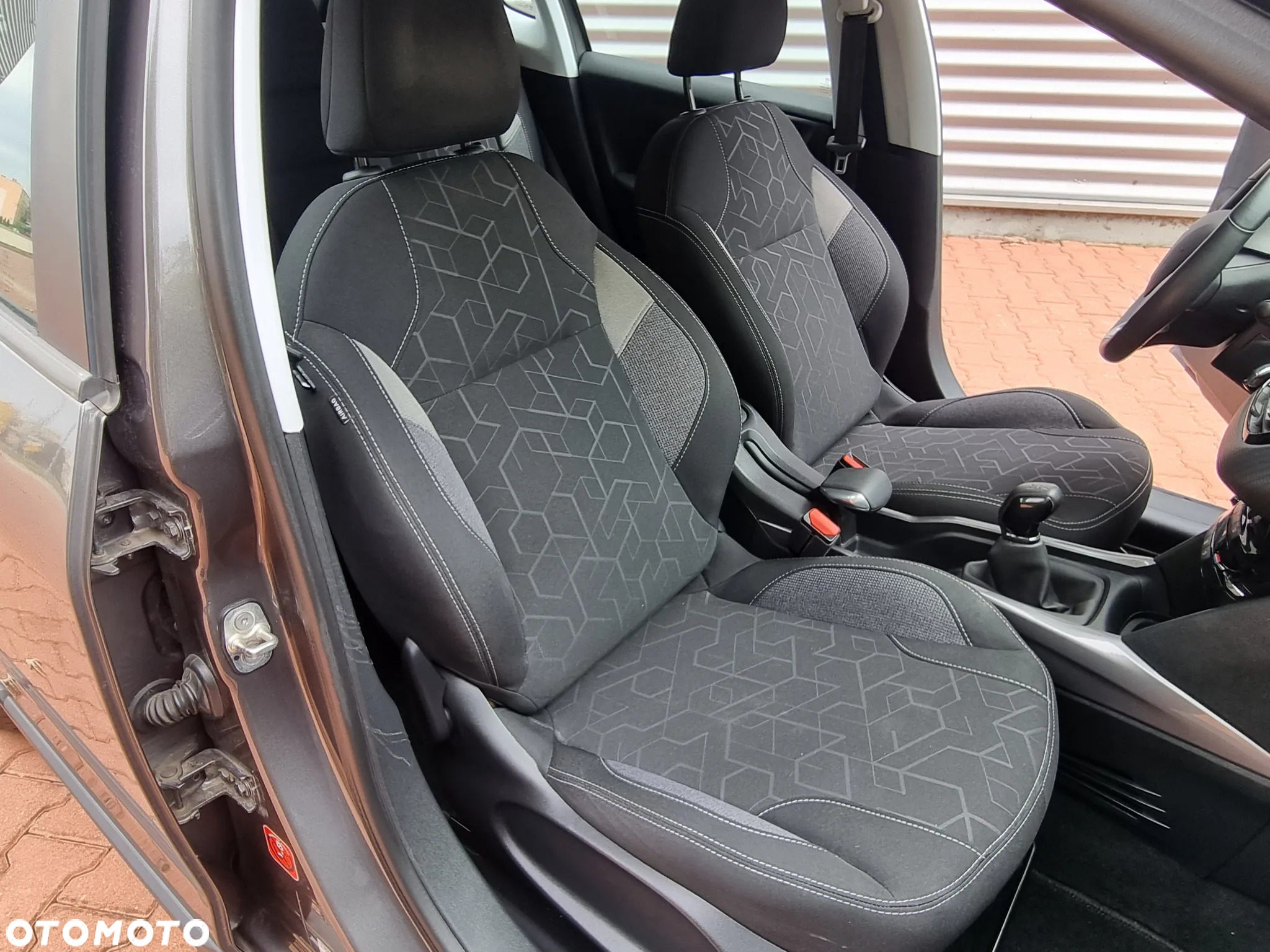 Peugeot 2008 PureTech 110 Stop&Start Allure - 23