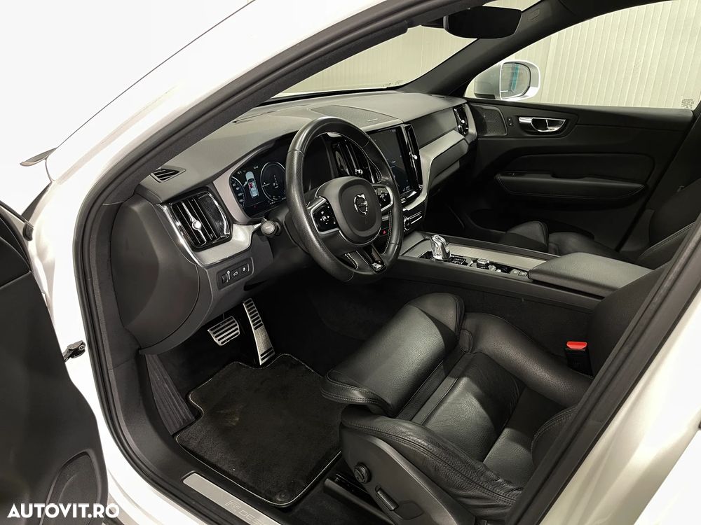 Volvo XC 60 Recharge T8 Twin Engine eAWD R-Design - 5