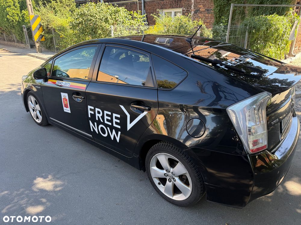 Toyota Prius 1.8 HSD Prestige - 10