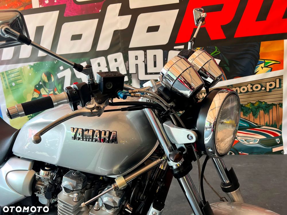 Yamaha XJR - 13