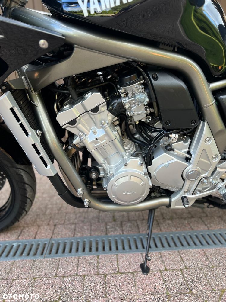 Yamaha FZS - 22
