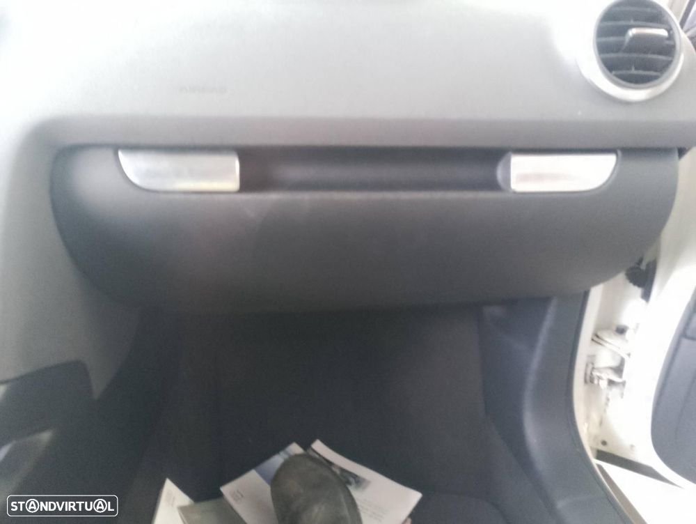 PORTA LUVAS AUDI A3 8P1 - 1