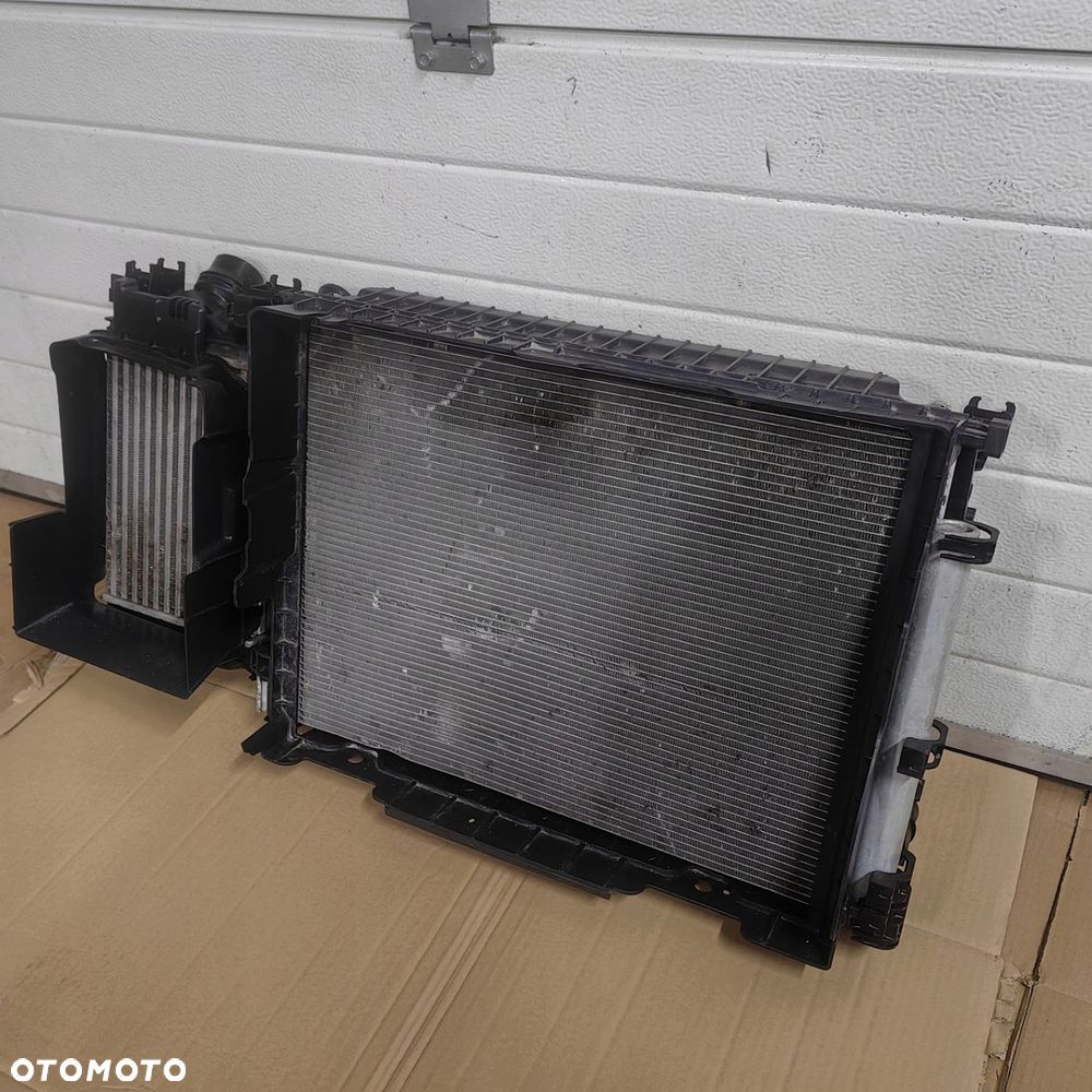 Komplet Chłodnic Wentylator Intercooler Kie Powietrza Dacia Sandero III 1.0 - 2