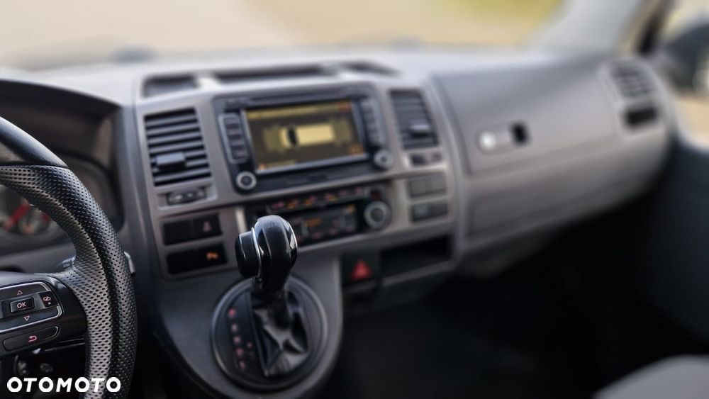 Volkswagen Caravelle - 3
