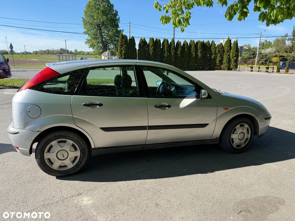 Ford Focus 1.6 Ambiente - 6