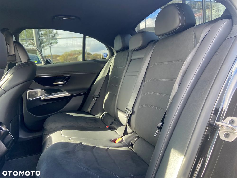 Mercedes-Benz Klasa E 200 4-Matic AMG - 9