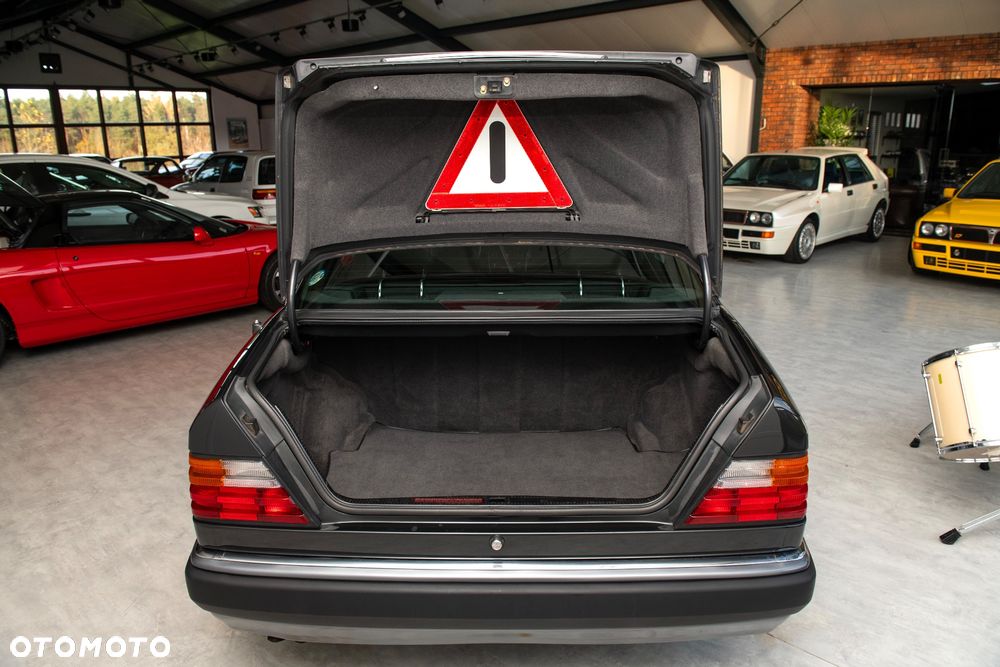 Mercedes-Benz W124 (1984-1993) - 8