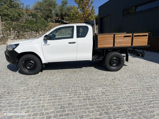 Toyota Hilux - 4