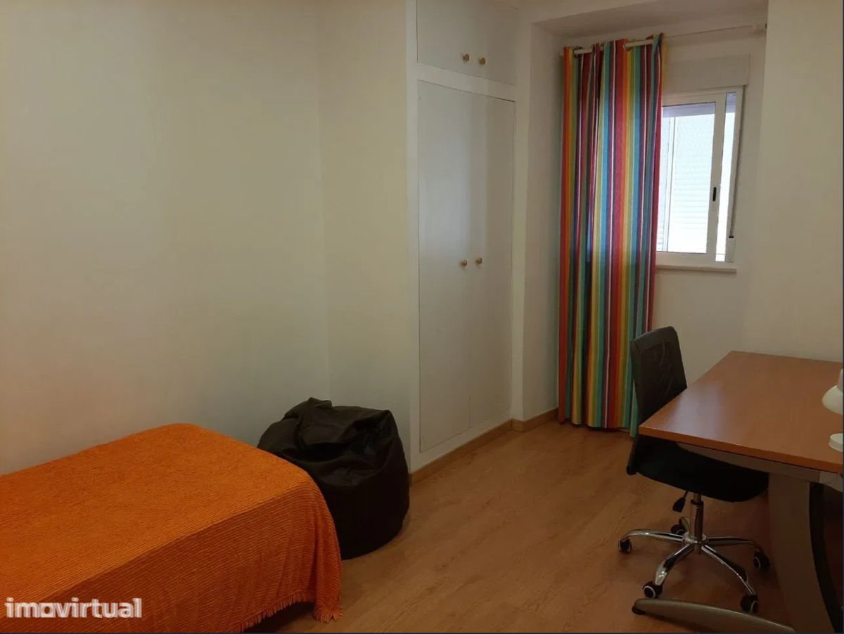 Quarto para arrendar na Rua Abade Faria, Areeiro