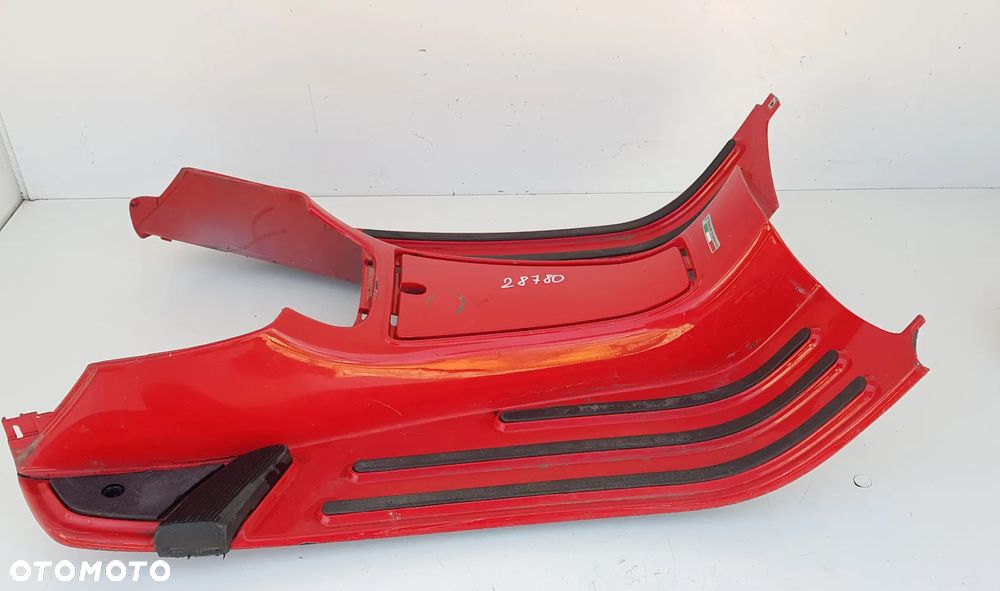 Piaggio Vespa GTS Podłoga - 2