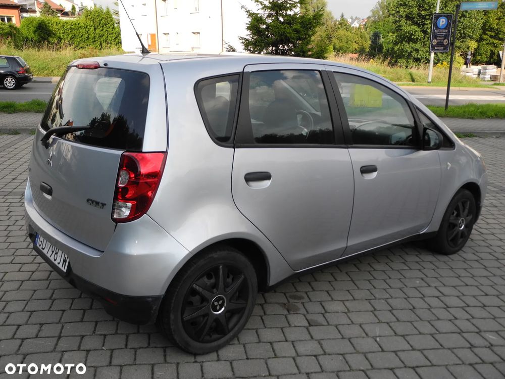 Mitsubishi Colt - 5
