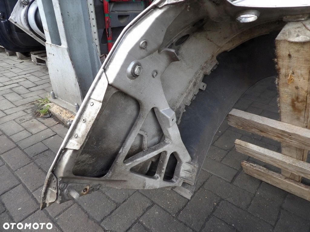 FORD FOCUS MK2 KOMBI ZDERZAK TYŁ MOONDUST SILVER - 9
