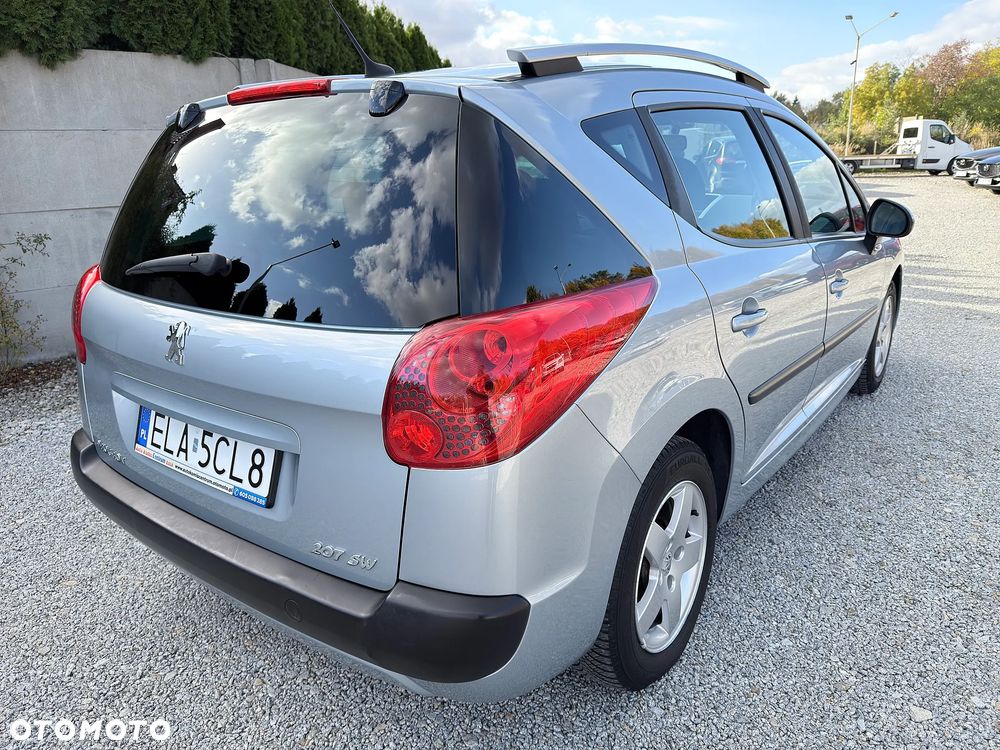 Peugeot 207 - 8