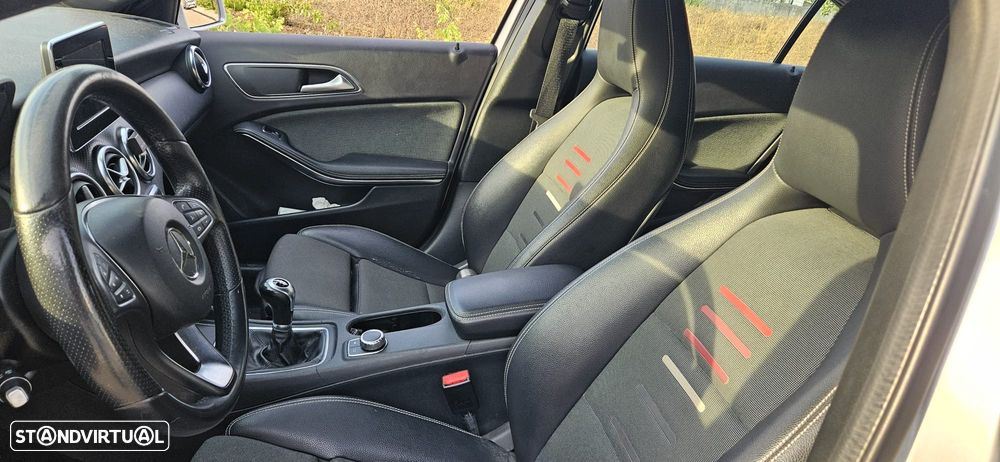 Mercedes-Benz A 180 d AMG Line - 5