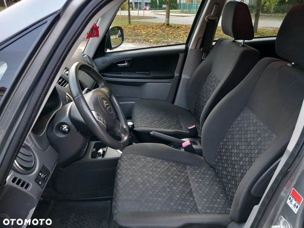 Suzuki SX4 1.6 VVT 4x4 Style - 10