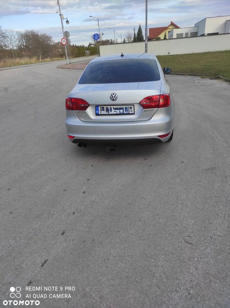 Volkswagen Jetta - 3