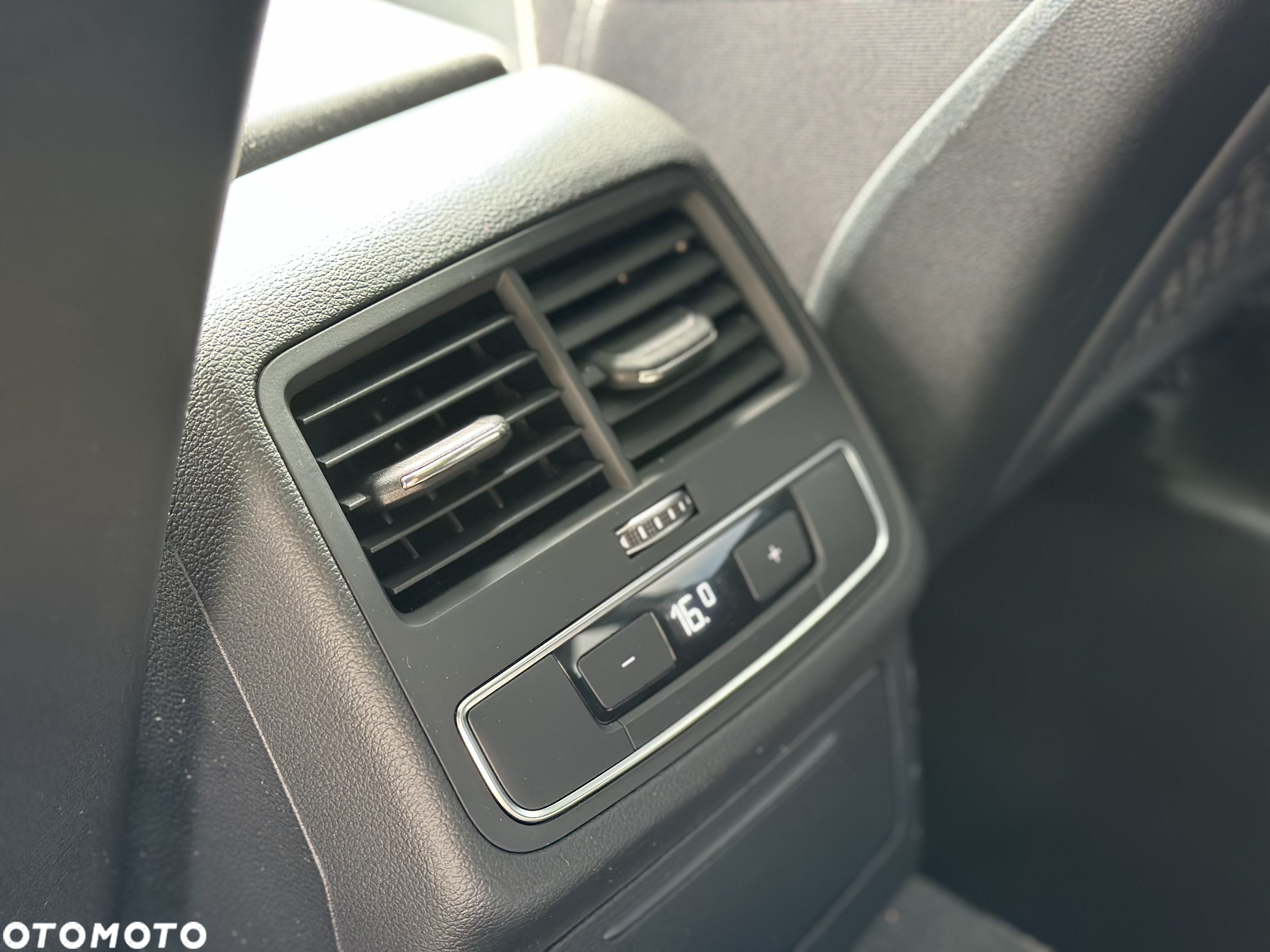 Audi A4 2.0 TDI Quattro Design S tronic - 28