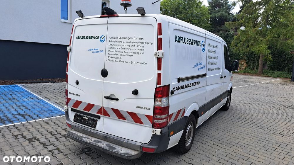 Mercedes-Benz Sprinter - 4