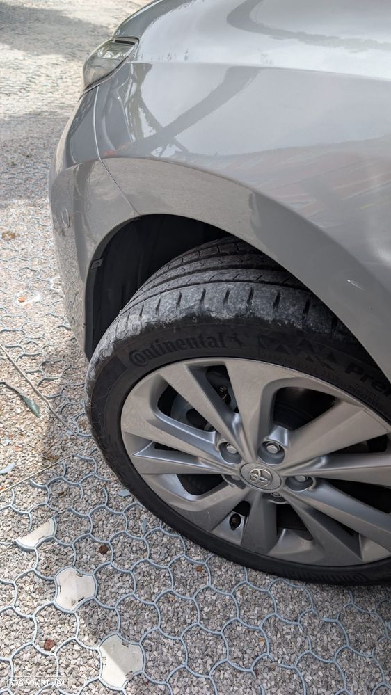 Toyota Auris Touring Sports 1.8 HSD Exclusive+Navi - 20