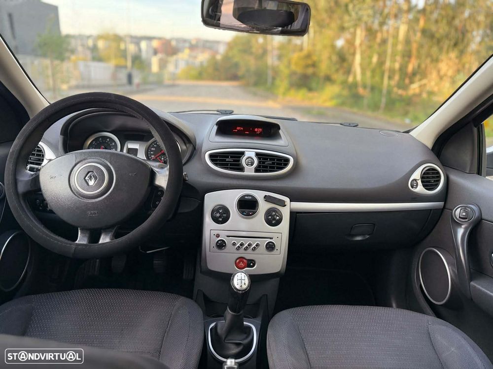 Renault Clio 1.2 16V Dynamique S - 9