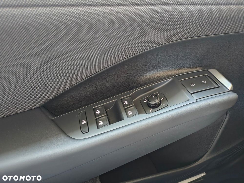 Volkswagen T-Roc 1.5 eTSI Life DSG - 18