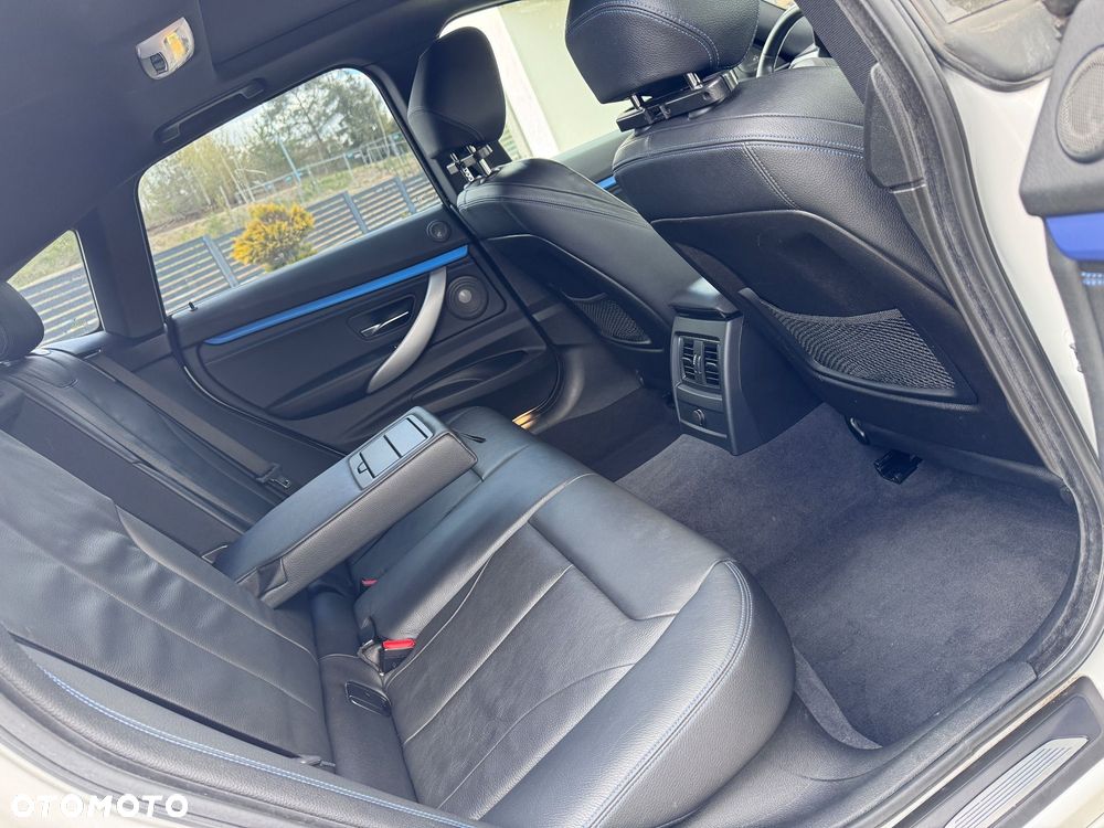 BMW 3GT 330i xDrive M Sport - 17