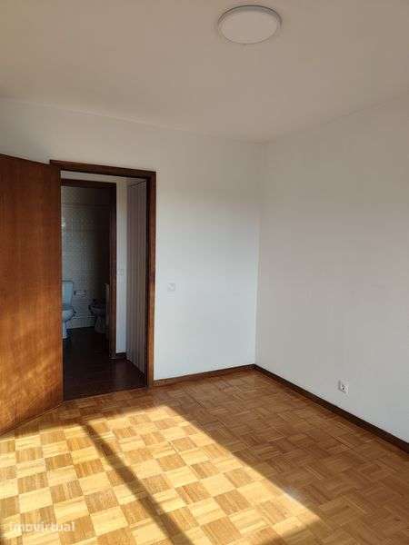 Arrenda-se T1 Antas Alameda Eça Queirós - Grande imagem: 3/12