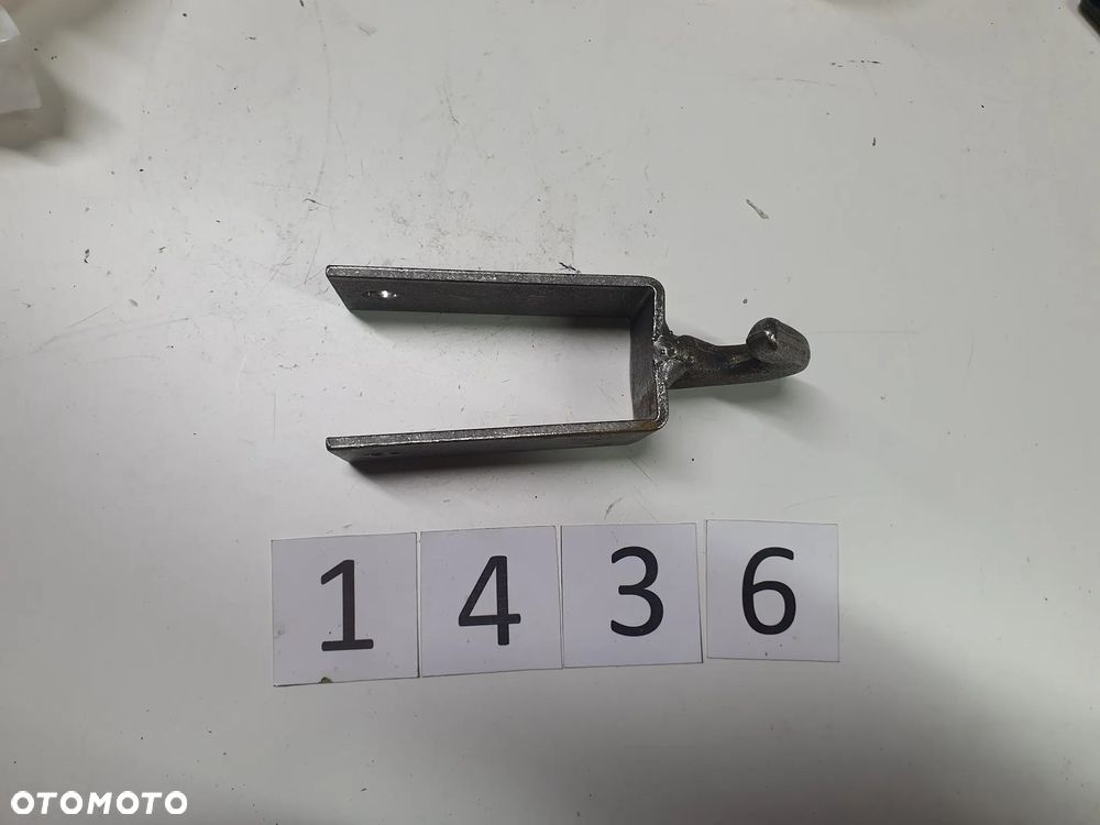 Zawieszenie dyszla z hakiem Suer 125131239 do UNP 80 - 2