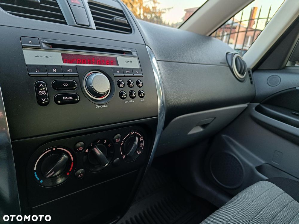 Suzuki SX4 1.6 Premium 4WD - 38