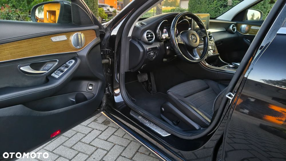 Mercedes-Benz Klasa C 200 7G-TRONIC Exclusive - 18