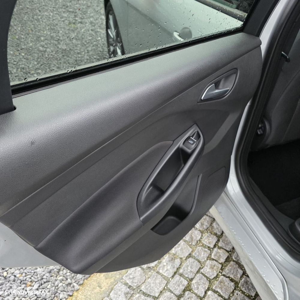 Ford Focus 1.0 EcoBoost ST-Line - 39