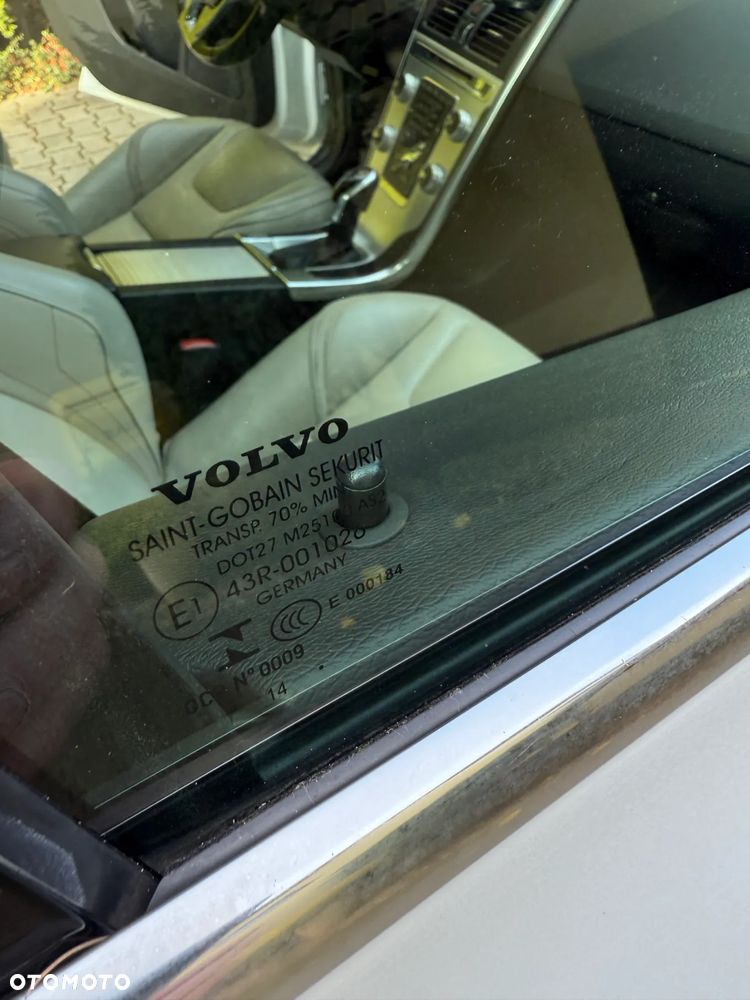 Volvo XC 60 D4 AWD Ocean Race - 12