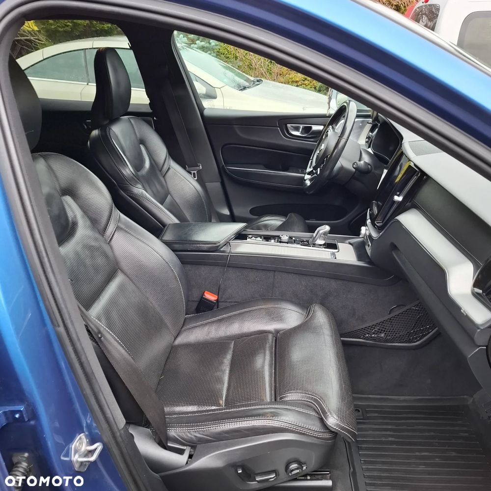 Volvo XC 60 T8 AWD Plug-In Hybrid R-Design - 7