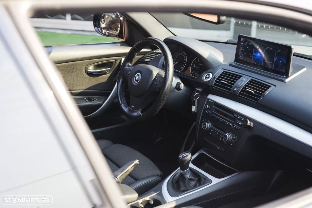 BMW 118 d Pack M - 23