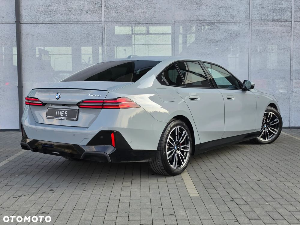 BMW Seria 5 520d mHEV - 8