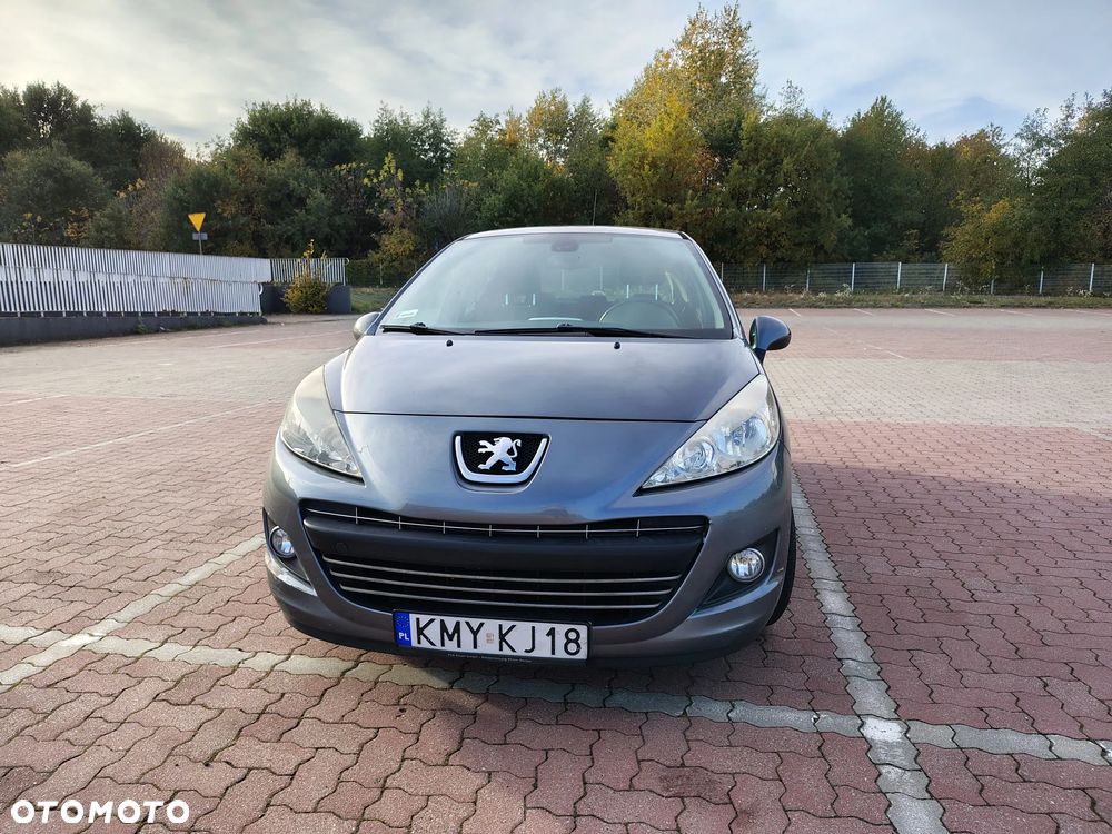 Peugeot 207 - 1