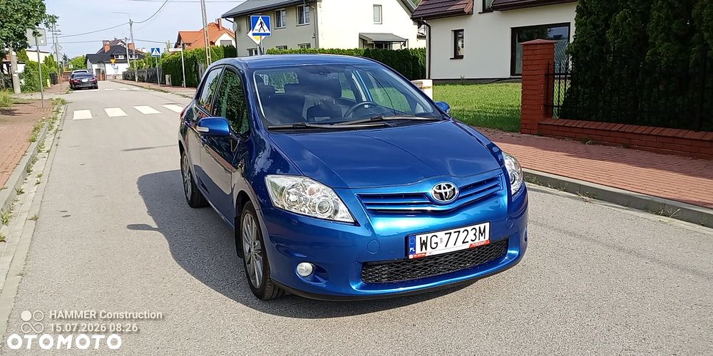 Toyota Auris 1.8 Premium - 17
