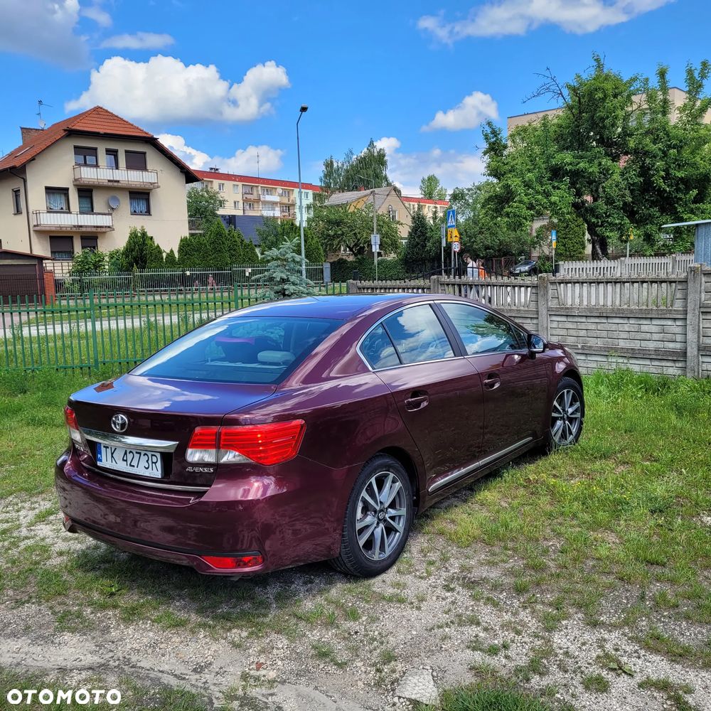 Toyota Avensis 1.8 Style - 10