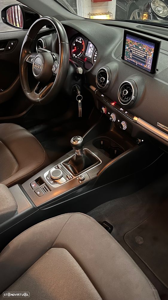 Audi A3 Sportback 2.0 TDI Design - 14