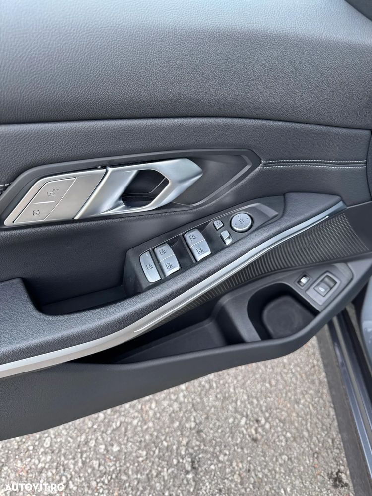 BMW Seria 3 330e xDrive Aut. Sport Line - 13