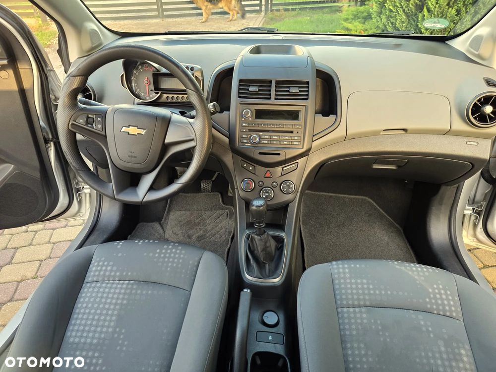 Chevrolet Aveo 1.2 LS - 17