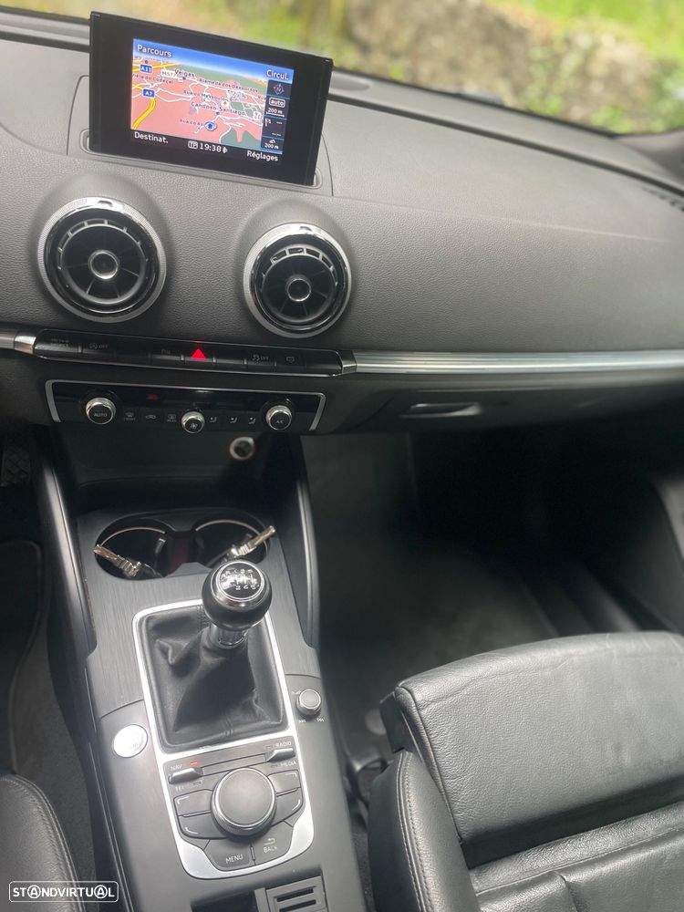 Audi A3 2.0 TDI S line Sport Pack - 21