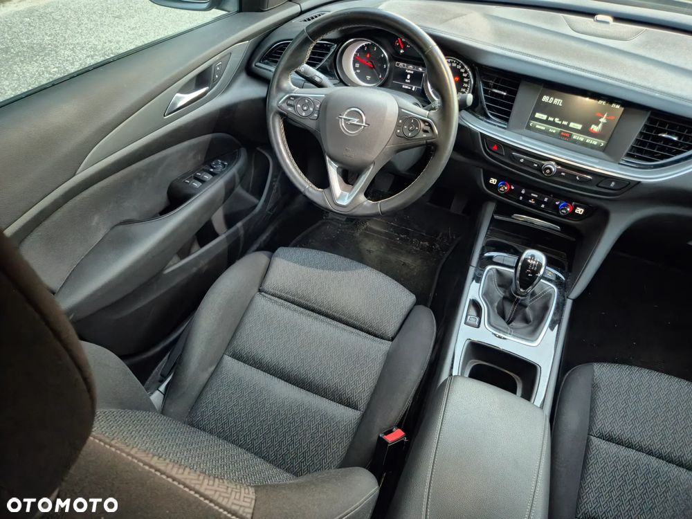 Opel Insignia - 12