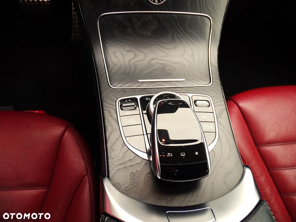 Mercedes-Benz Klasa C 200 7G-TRONIC AMG Line - 12