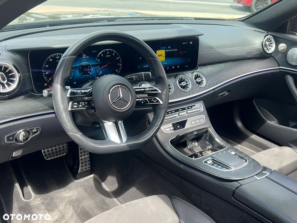 Mercedes-Benz Klasa E 200 9G-TRONIC AMG Line - 19