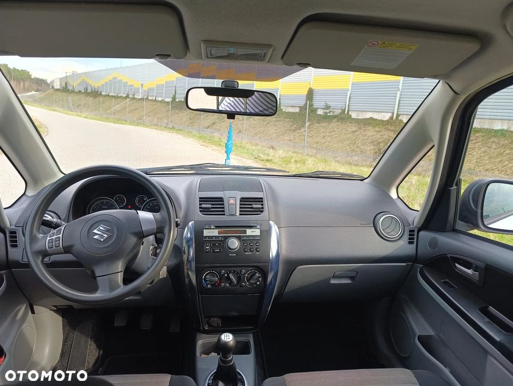 Suzuki SX4 1.5 Comfort - 10